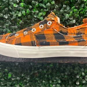 Corkys Babalu Orange/Black plaid slip on fashion sneaker low top size 10